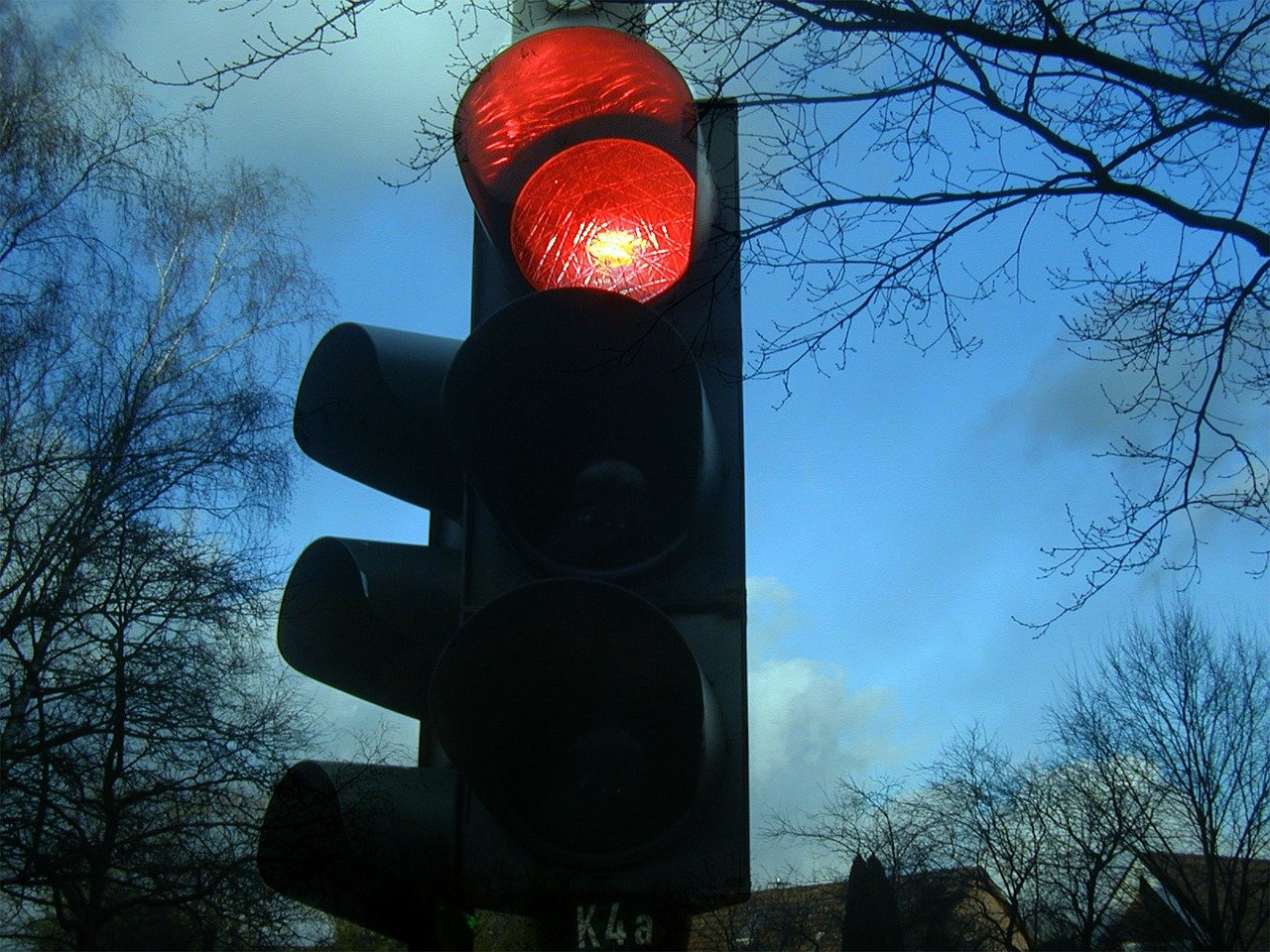 traffic light showing red light